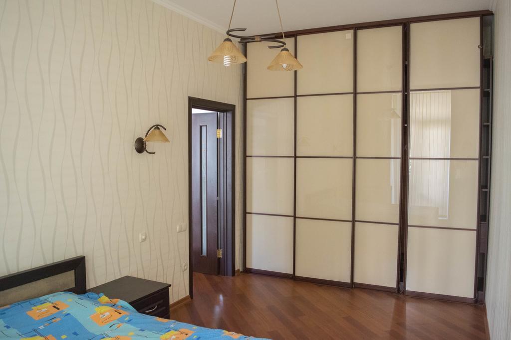 Светлая Квартира Apartment Odessa Exterior photo